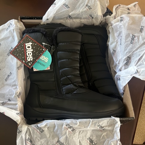 totes Women's  Jennifer Waterproof Snow Boots black Wide Width size 11W - Picture 4 of 17